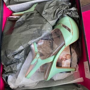 Vince Camuto sz 7.5 stiletto‎ Patent leather heels NWT